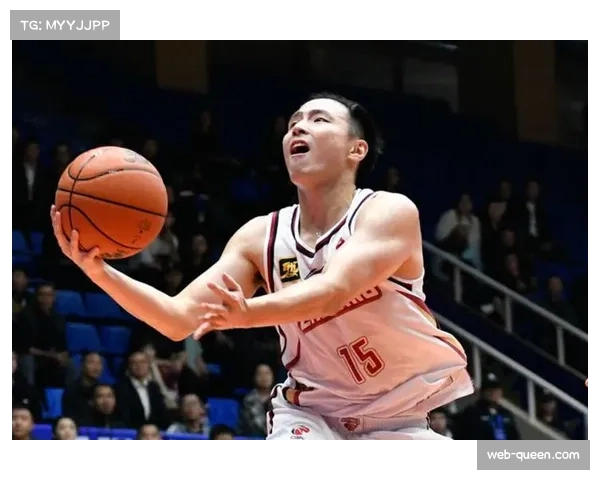 战术板:面对辽宁的强硬防守,浙江队需激活王奕博的持球突破能力